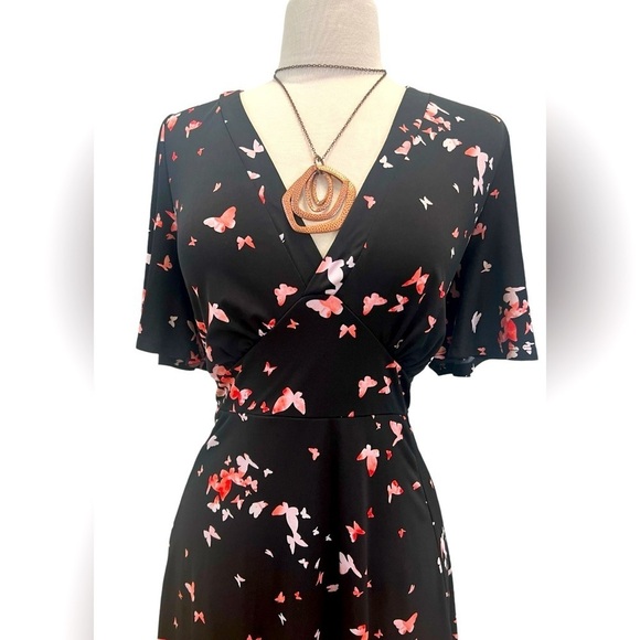 Torrid Black Stretch 🦋 Butterfly V Neck Dress - Picture 4 of 6